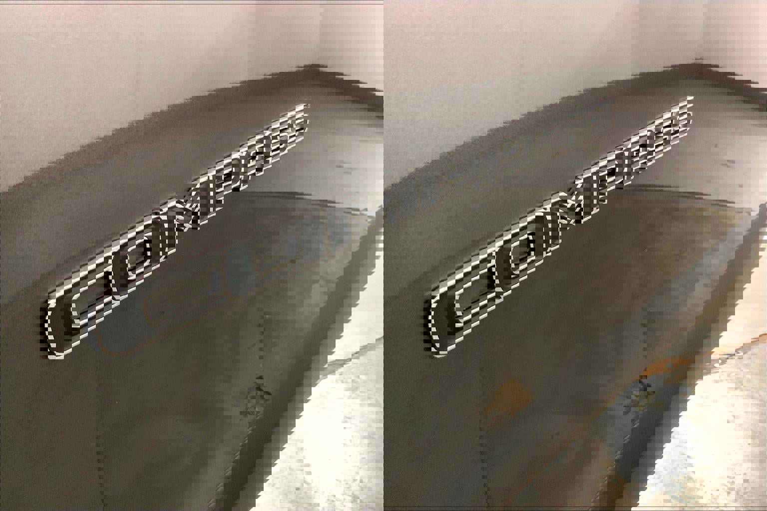 Used 2024 Jeep Compass Limited image 8