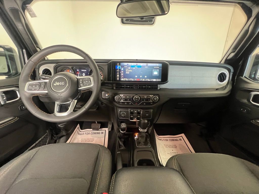 Used 2024 Jeep Wrangler Unlimited Sahara AWD/4WD image 10