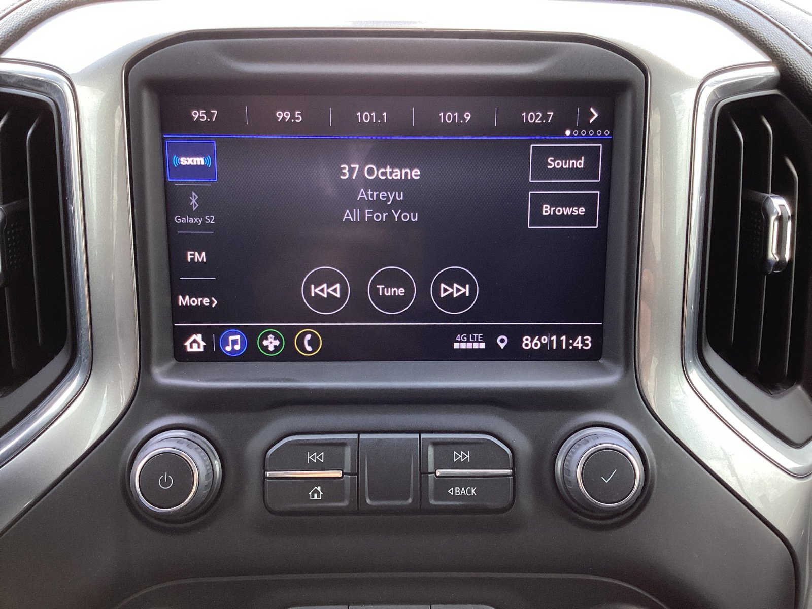 Used 2022 Chevrolet Silverado 1500 LT RWD image 21