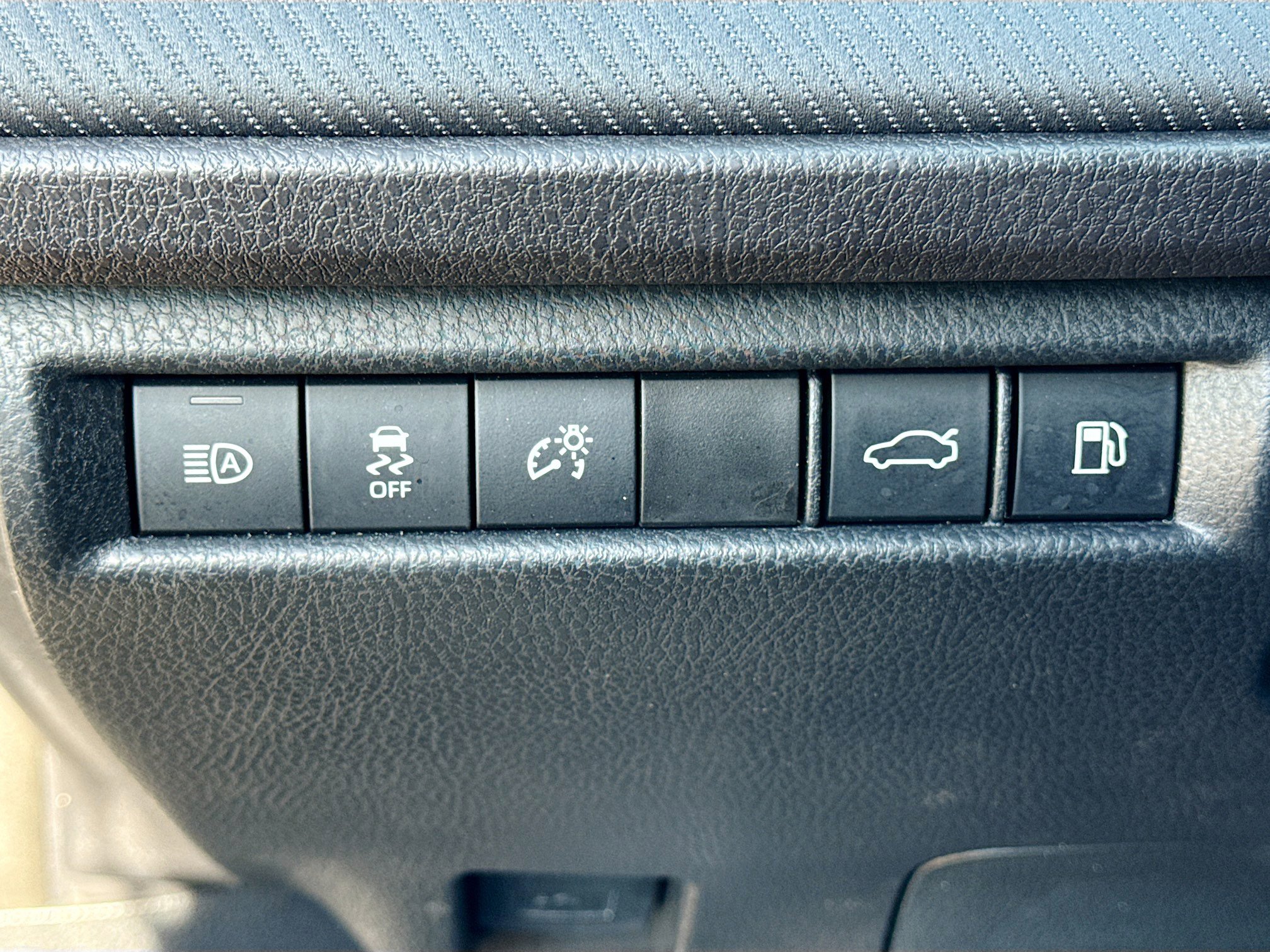 Used 2025 Toyota Camry SE w/ Convenience Package image 34