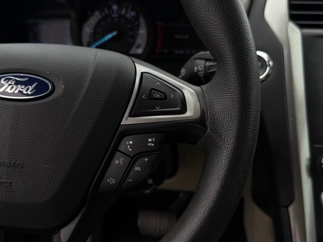 Used 2019 Ford Fusion SE FWD image 9