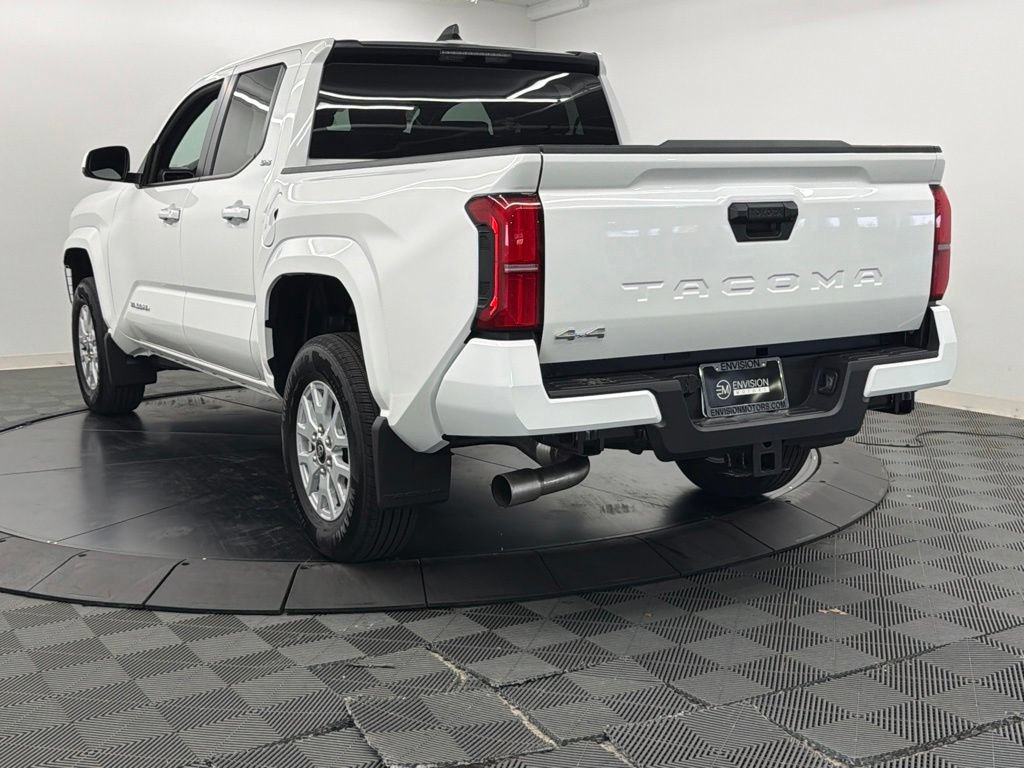 Used 2026 Toyota Tacoma SR5 AWD/4WD image 18