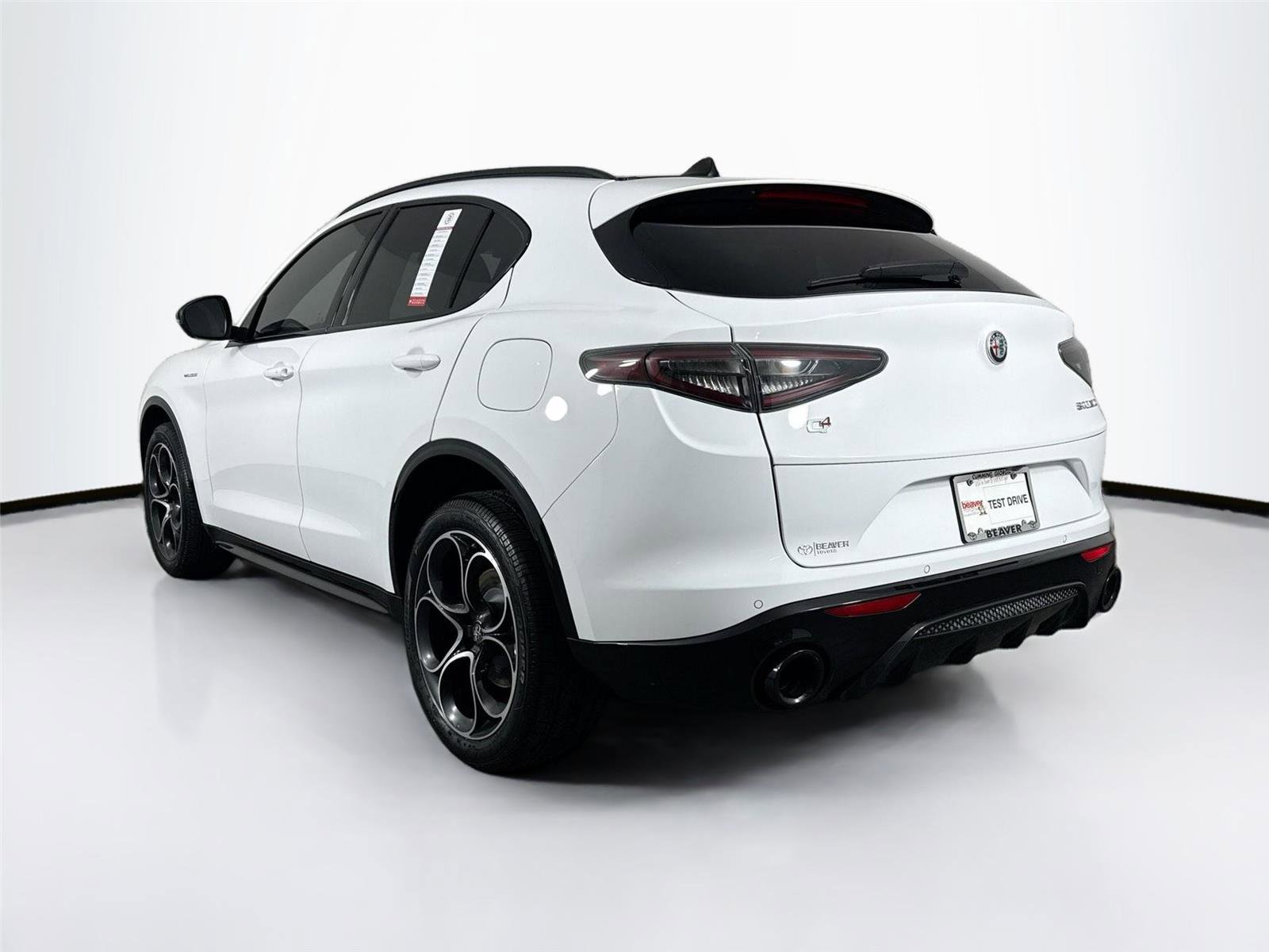 Used 2024 Alfa Romeo Stelvio Veloce image 13
