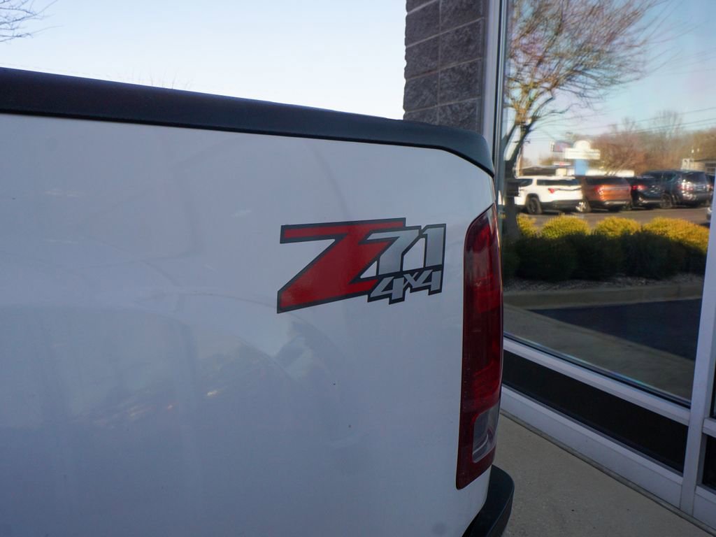 Used 2011 GMC Sierra 3500 SLE w/ SLE Preferred Package image 9