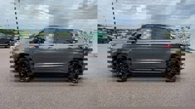 Used 2023 Ford Edge ST-Line image 5