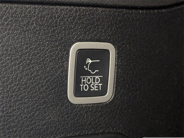 Used 2022 Jeep Wagoneer Series III w/ Flexible Seating Group image 29