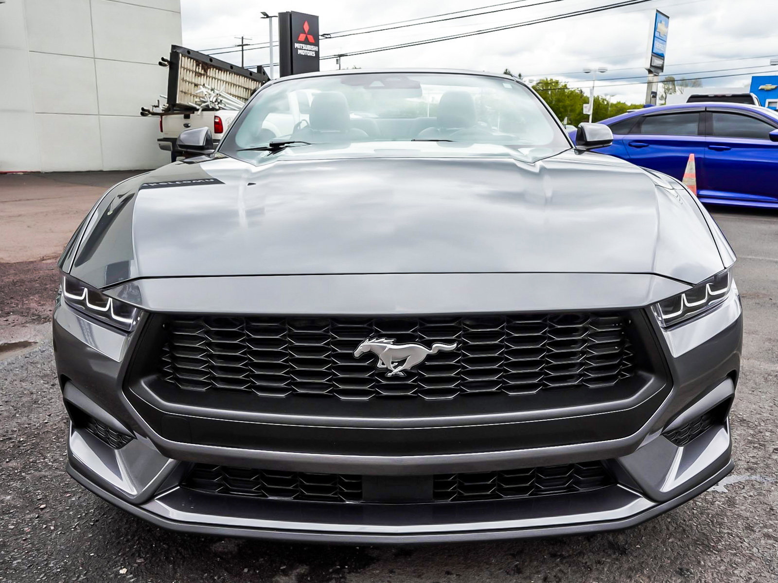Used 2025 Ford Mustang Premium RWD image 3