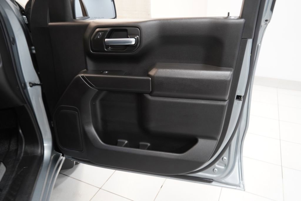 Used 2025 Chevrolet Silverado 1500 Custom image 27