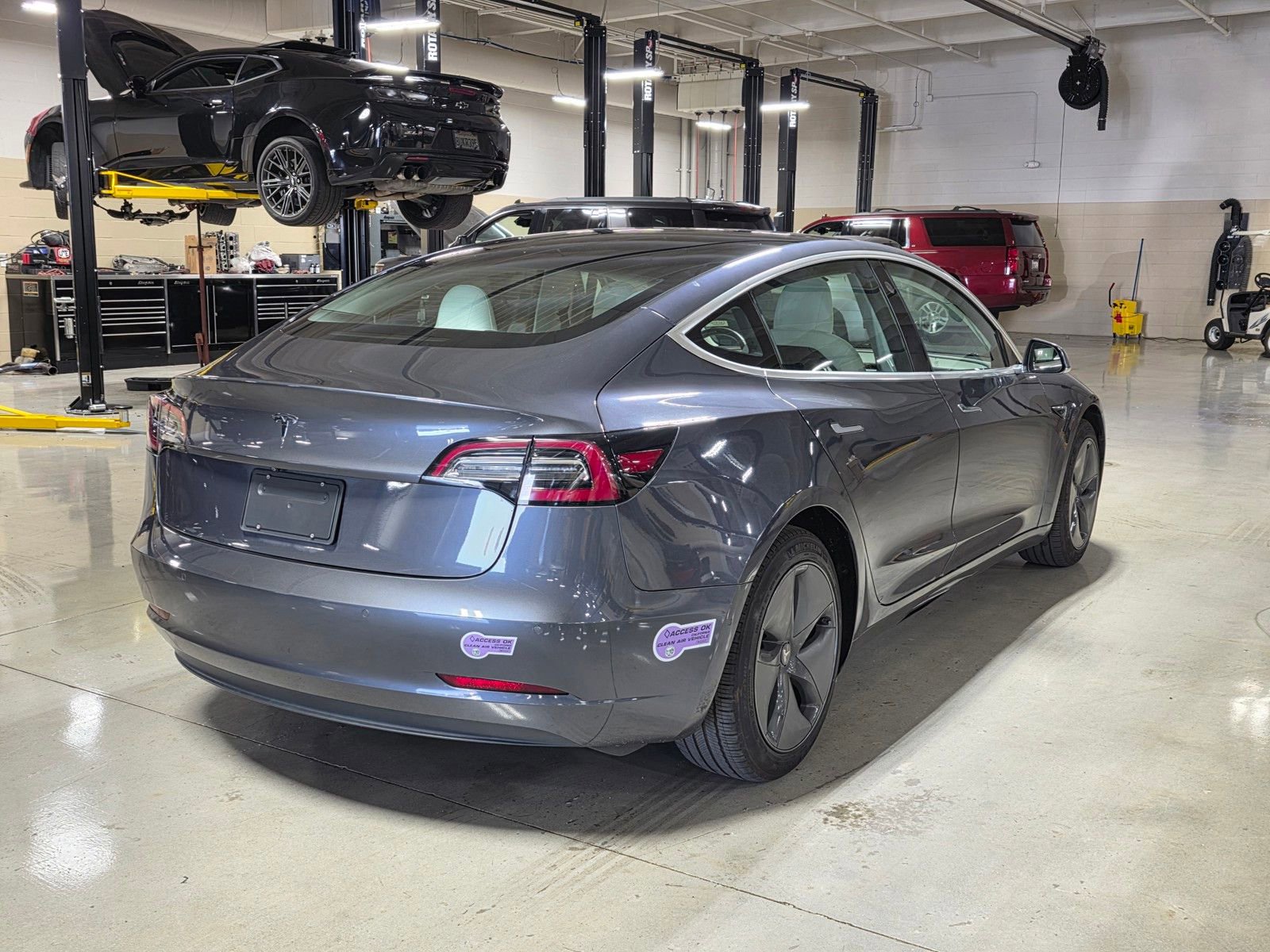 Used 2019 Tesla Model 3 Standard Range Plus image 7
