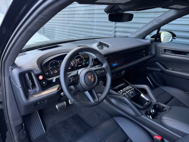New 2026 Porsche Cayenne GTS AWD/4WD image 4