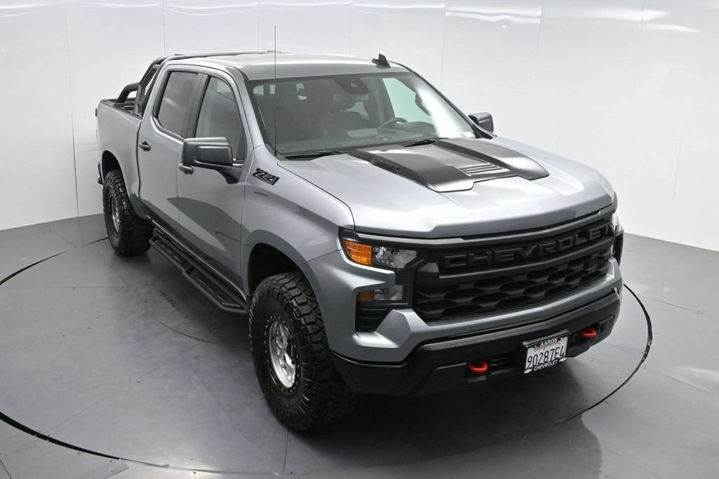 Used 2025 Chevrolet Silverado 1500 Custom Trail Boss w/ LPO, Dark Essentials Package AWD/4WD image 46