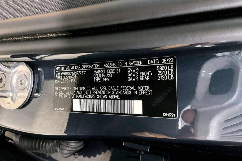 Certified 2024 Volvo XC60 T8 Ultimate w/ Protection Package Premier AWD/4WD image 20