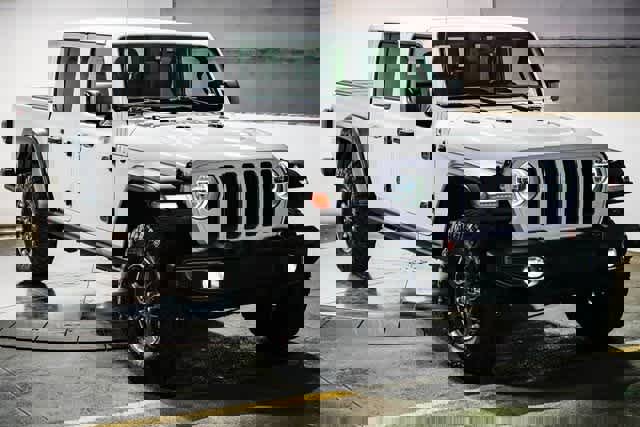 Used 2020 Jeep Gladiator Rubicon image 2