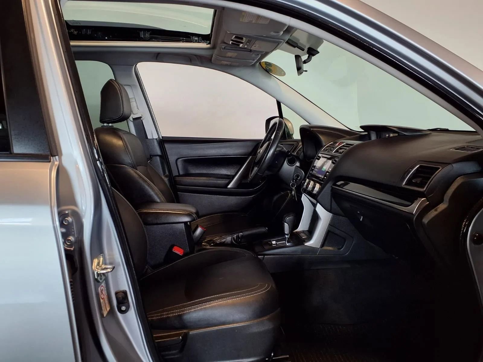 Used 2018 Subaru Forester 2.5i Limited AWD/4WD image 12