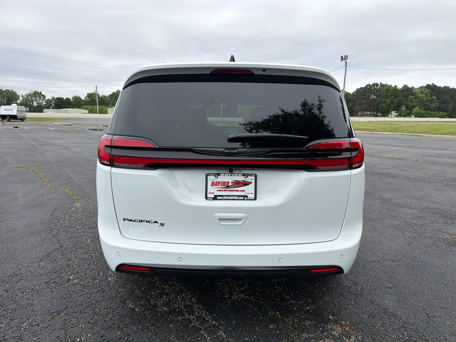 New 2026 Chrysler Pacifica Select w/ S Appearance Package FWD image 6