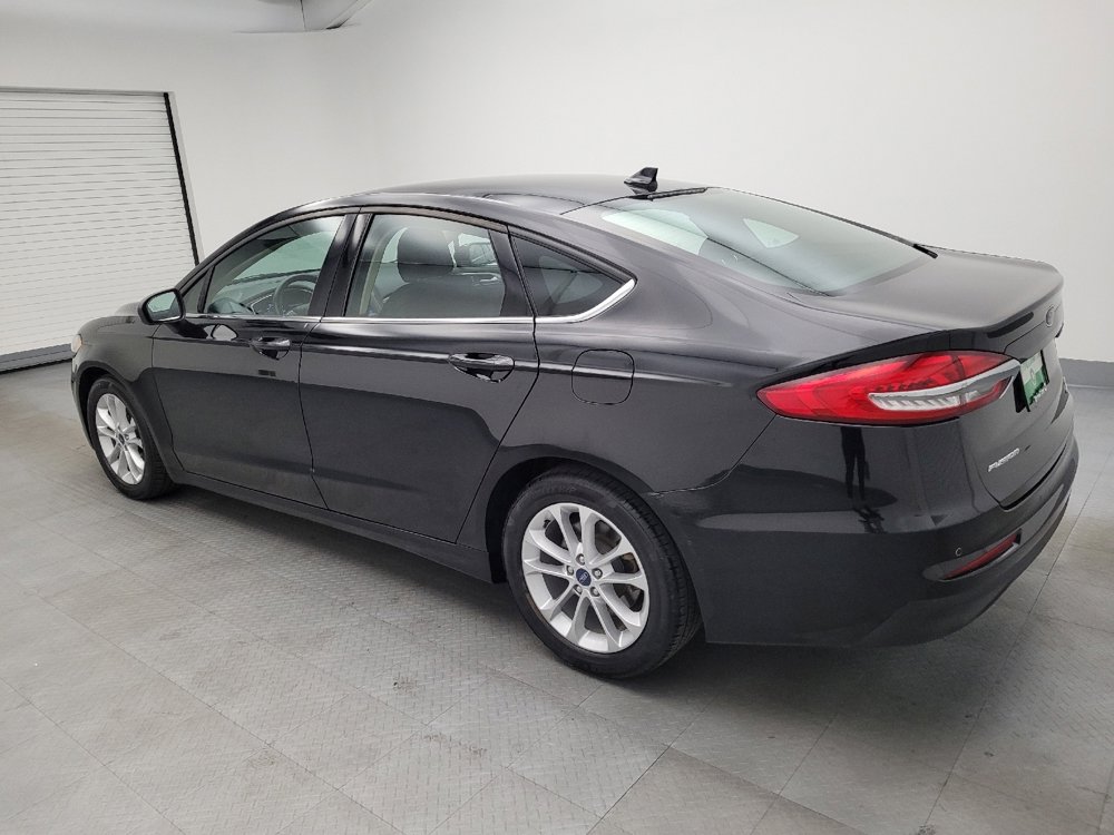 Used 2020 Ford Fusion SE image 3