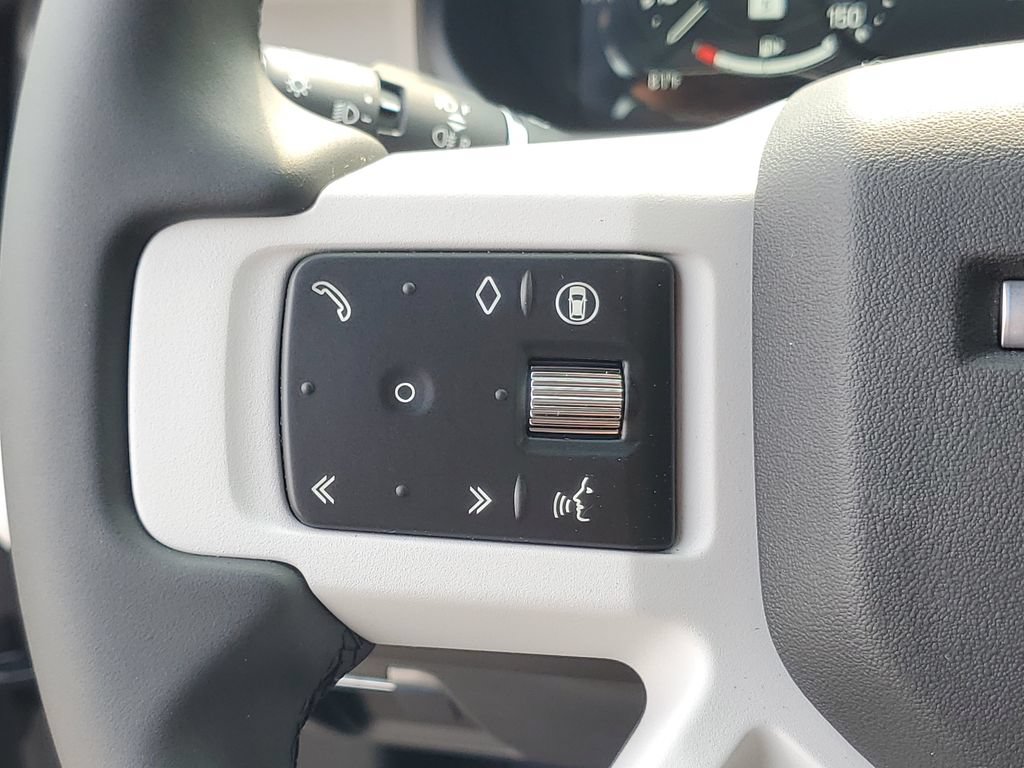 New 2026 Land Rover Defender 130 X-Dynamic SE AWD/4WD image 17