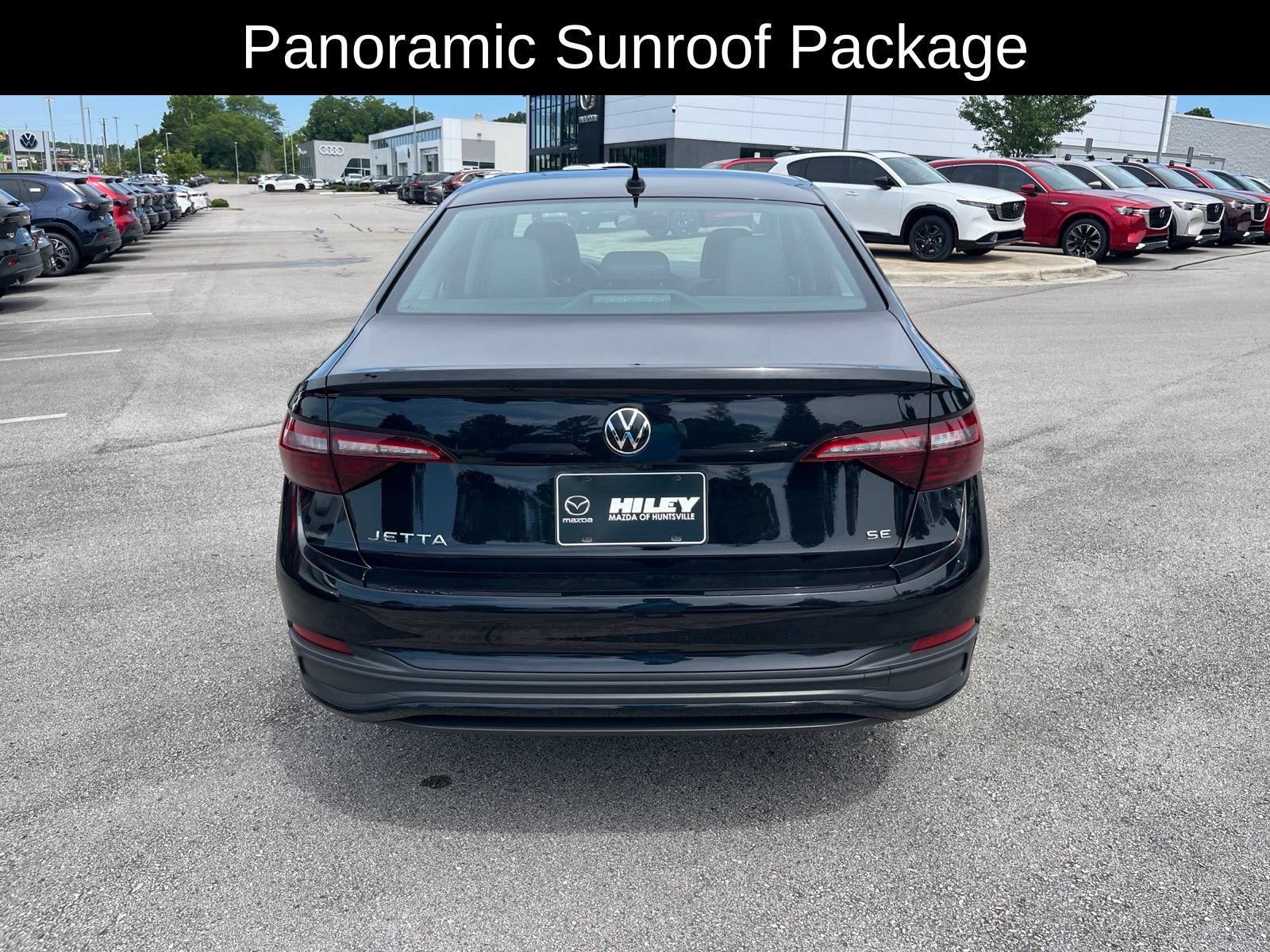Used 2023 Volkswagen Jetta SE w/ Panoramic Sunroof Package FWD image 4