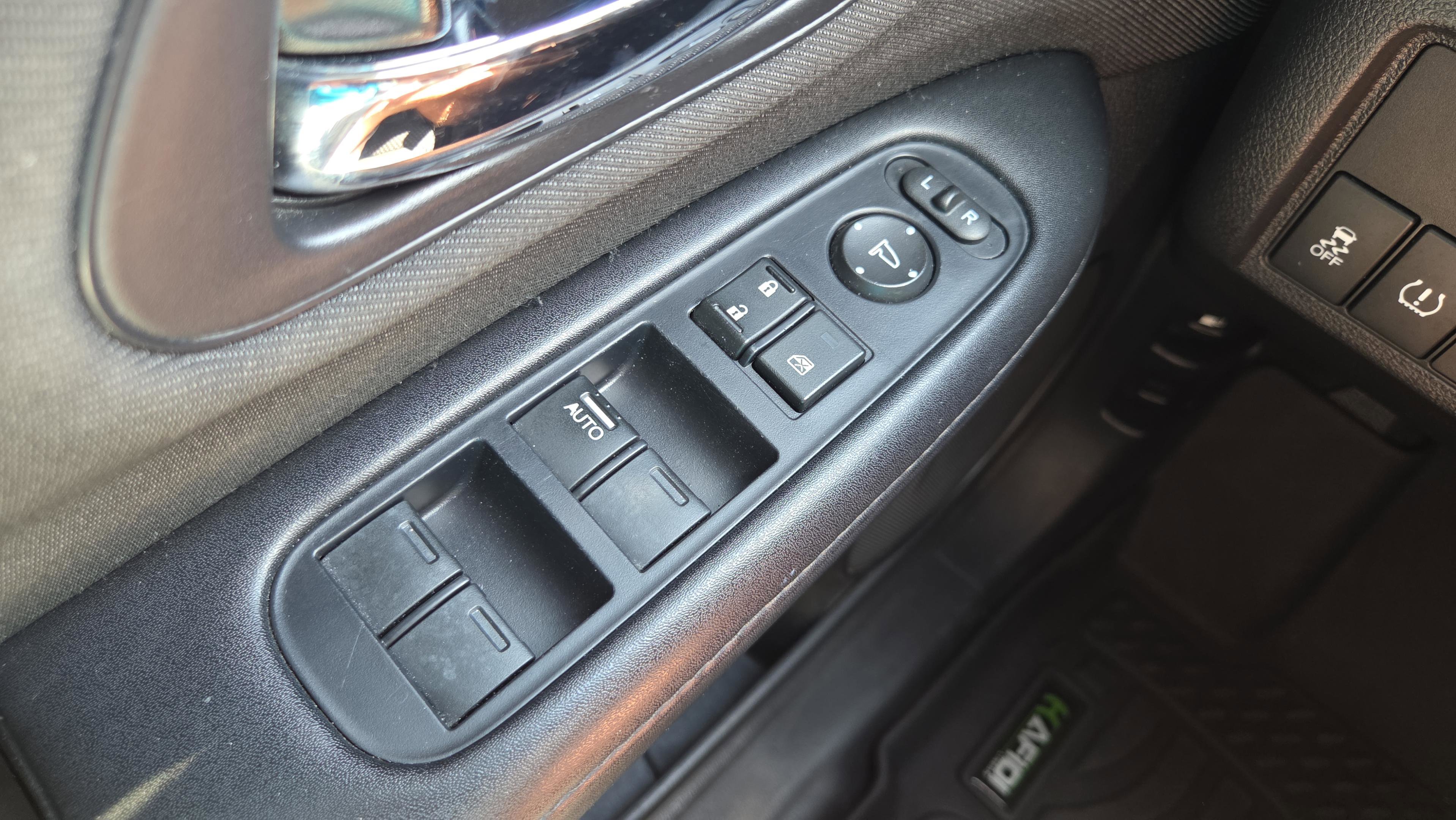 Used 2019 Honda HR-V LX image 28