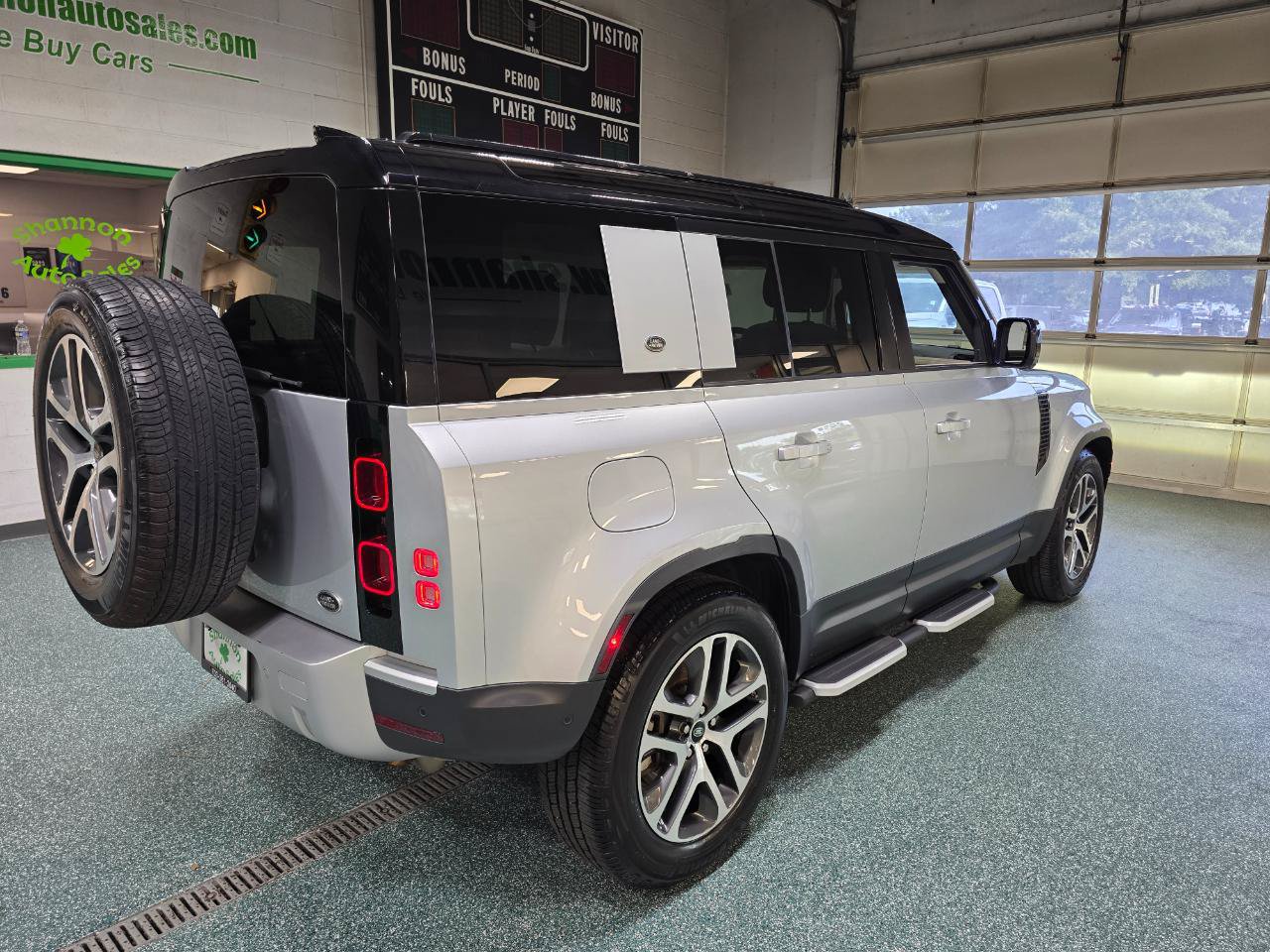 Used 2020 Land Rover Defender 110 HSE AWD/4WD image 6