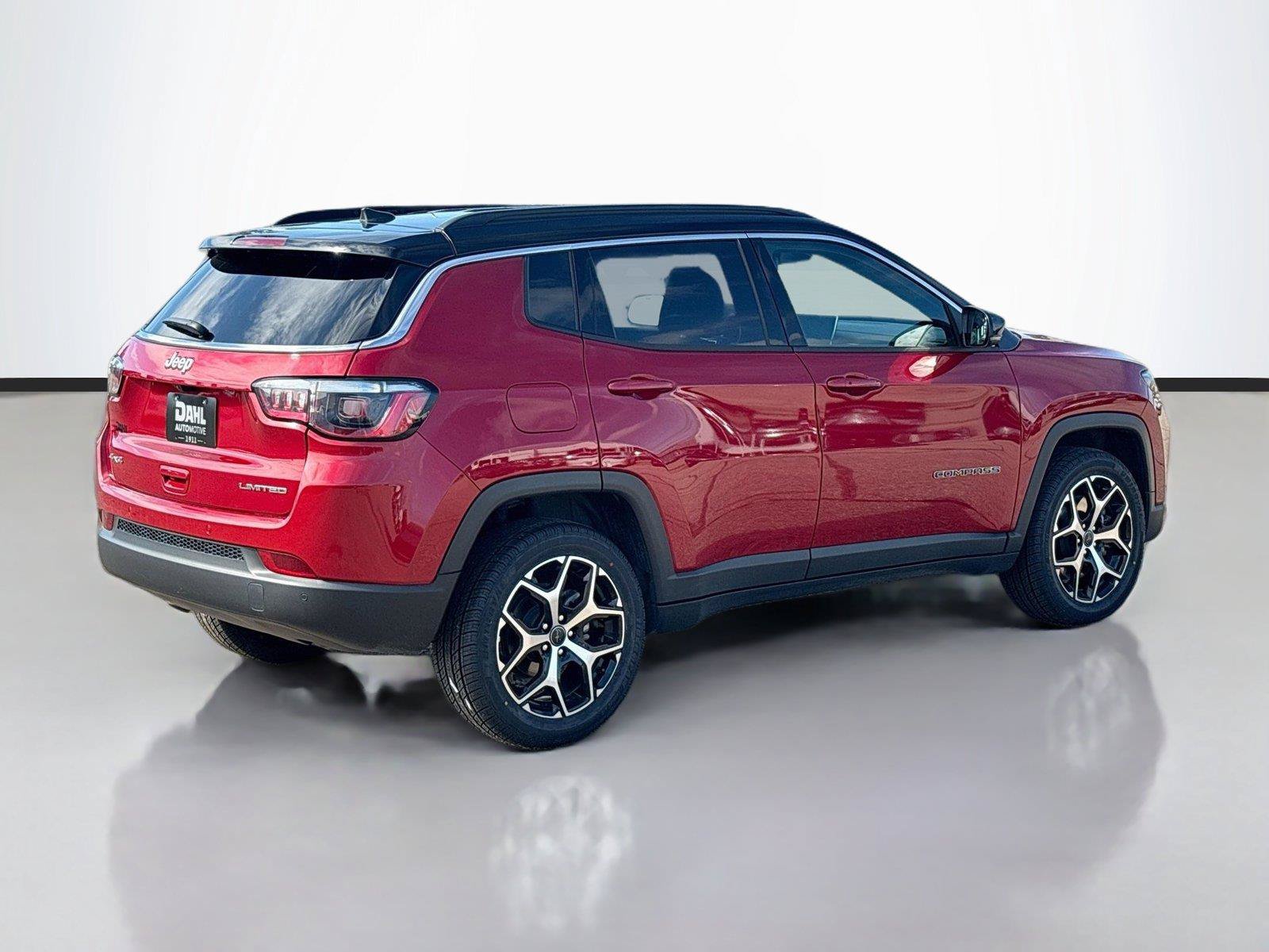 Certified 2025 Jeep Compass Limited AWD/4WD image 13