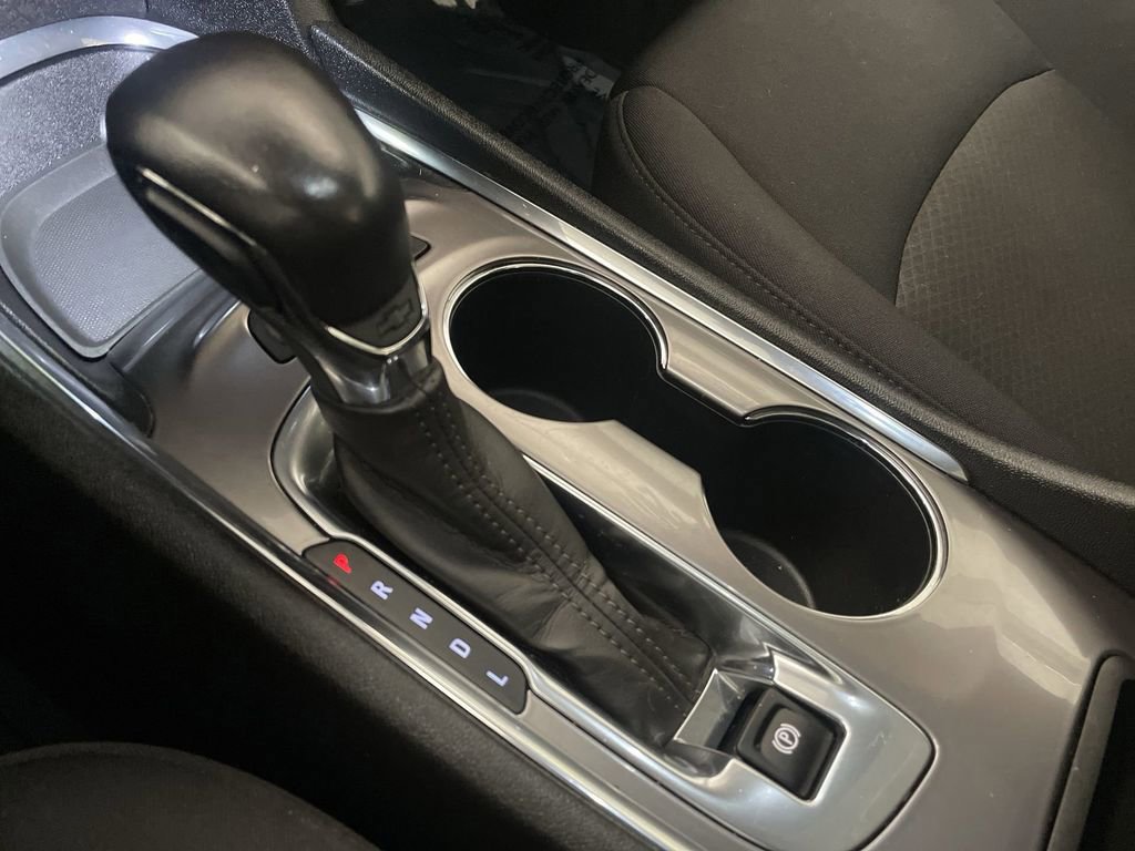 Used 2022 Chevrolet Malibu LT w/ Redline Edition FWD image 9