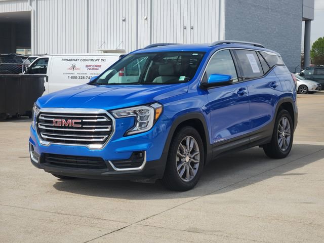 Used 2024 GMC Terrain SLT image 3