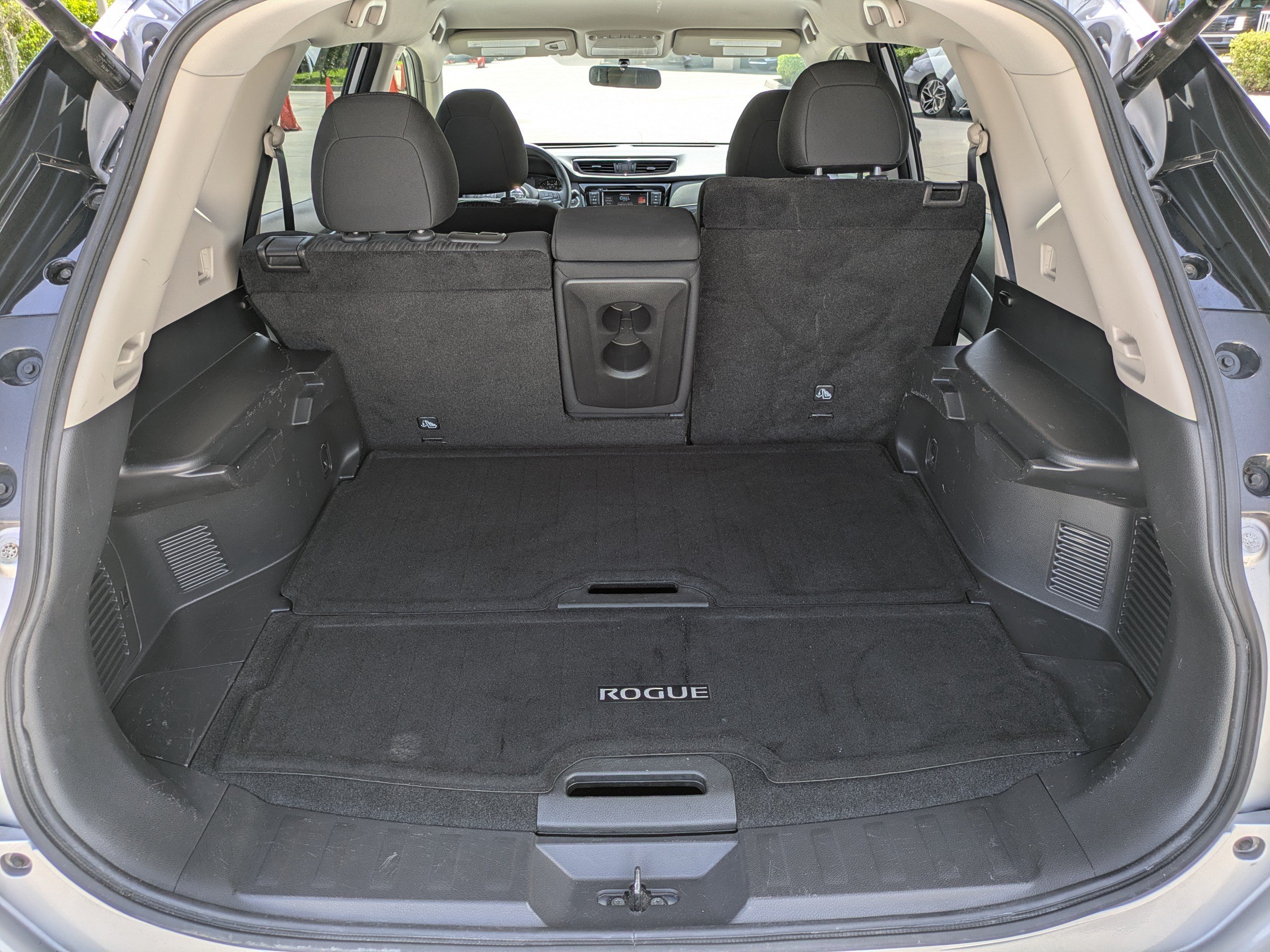 Used 2018 Nissan Rogue SV FWD image 11