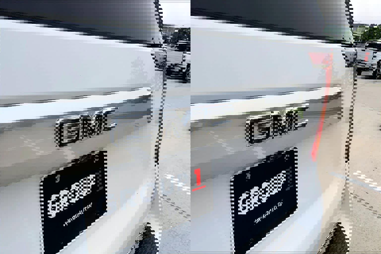 Used 2022 GMC Yukon Denali w/ Denali Premium Package image 31