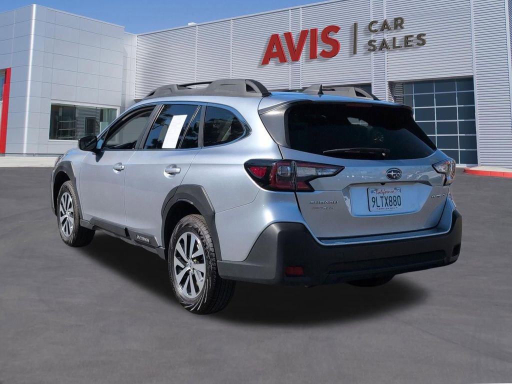 Used 2025 Subaru Outback Premium image 9