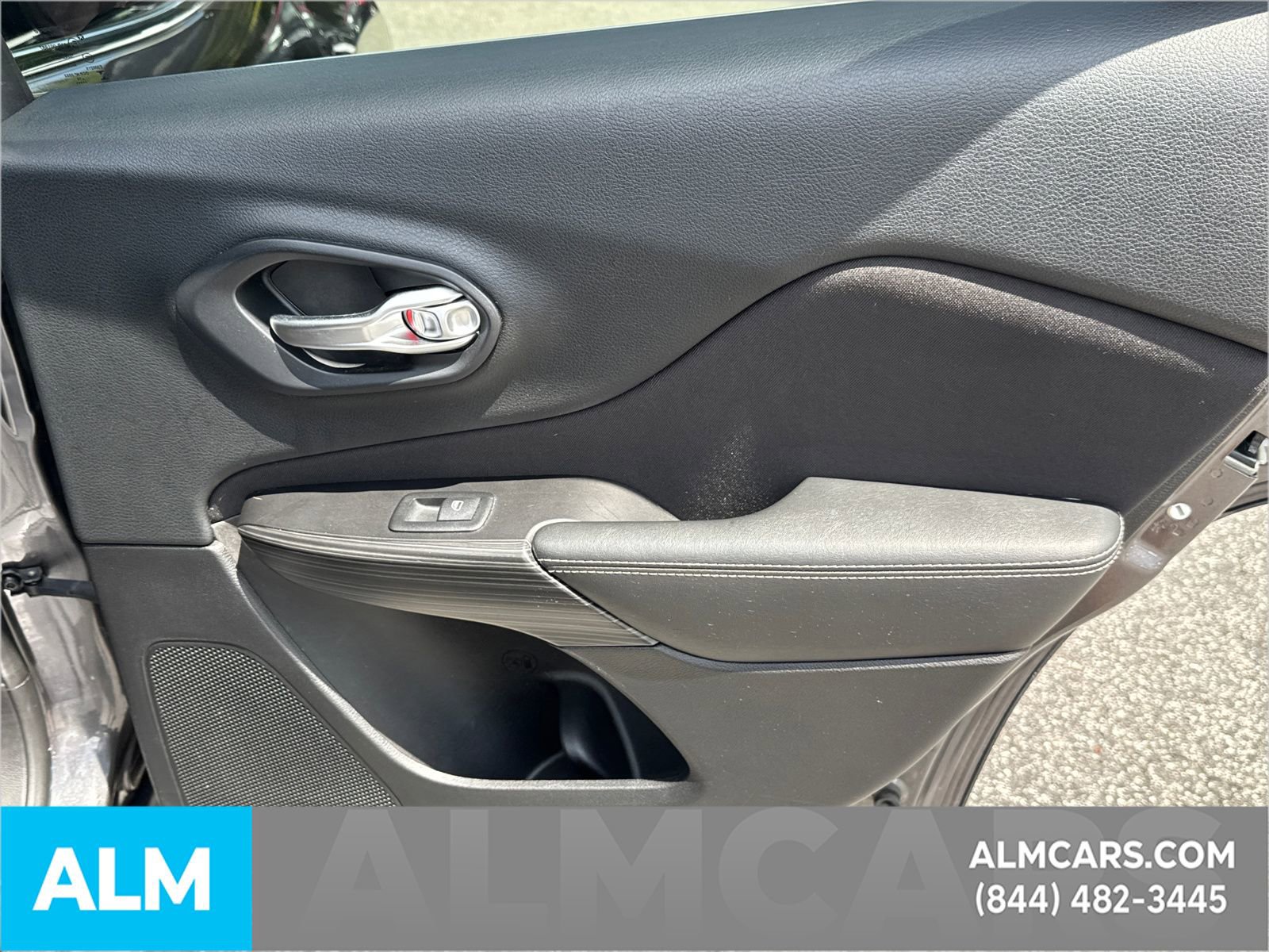 Used 2014 Jeep Cherokee Latitude image 19