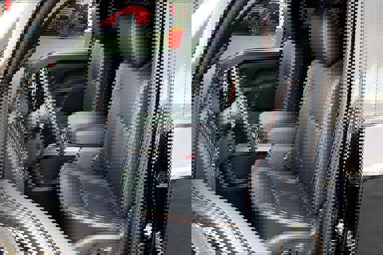 Used 2020 Nissan Titan PRO-4X w/ Pro-4x Convenience Package image 8