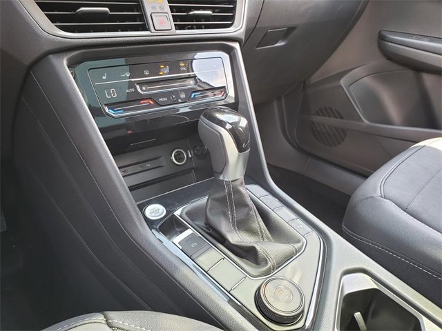 New 2025 Volkswagen Taos SE image 11