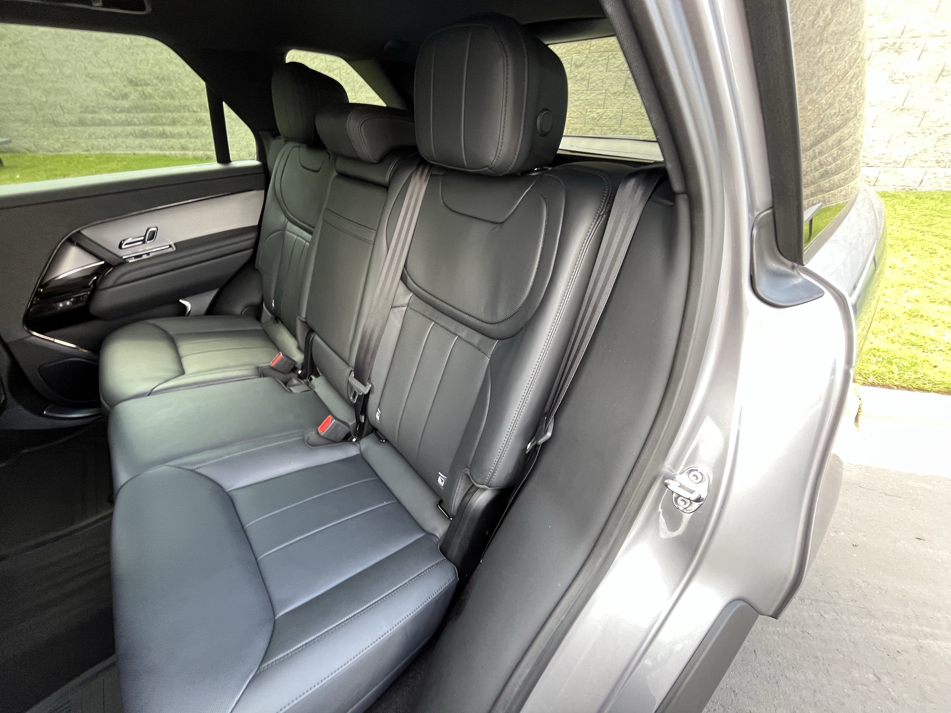 Certified 2025 Land Rover Range Rover Sport SE AWD/4WD image 29