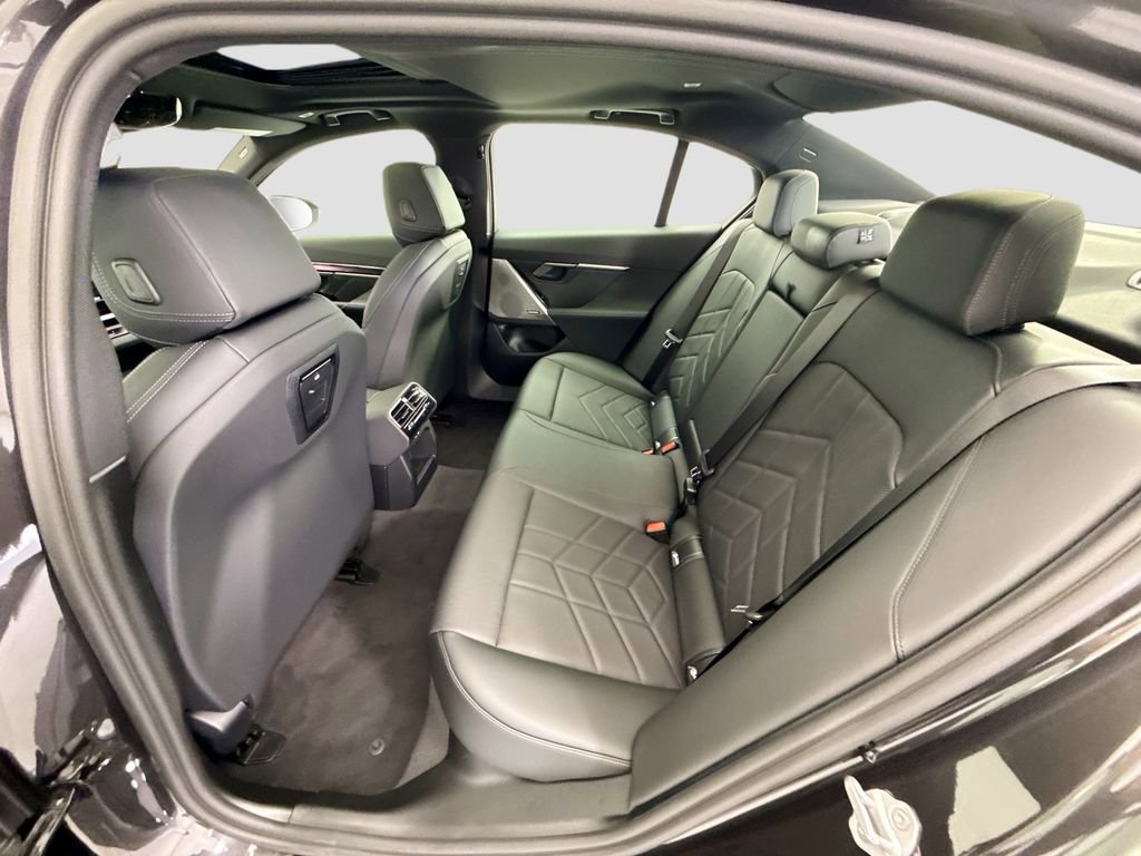 New 2026 BMW i5 eDrive40 image 20