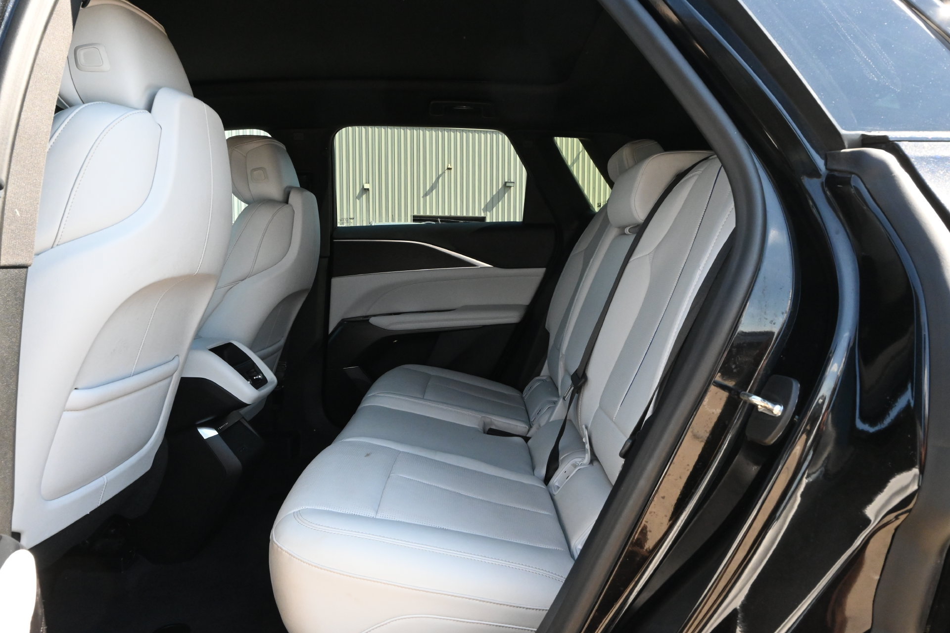 Certified 2024 Cadillac Lyriq Luxury AWD/4WD image 18