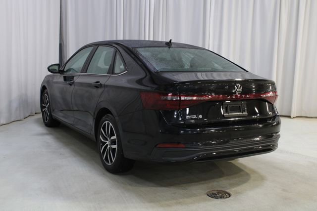 Used 2025 Volkswagen Jetta SE w/ Sunroof Package image 27