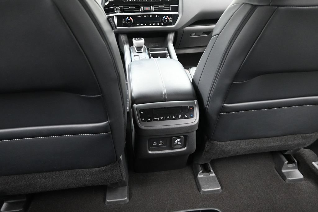 Used 2023 Nissan Pathfinder Platinum AWD/4WD image 12