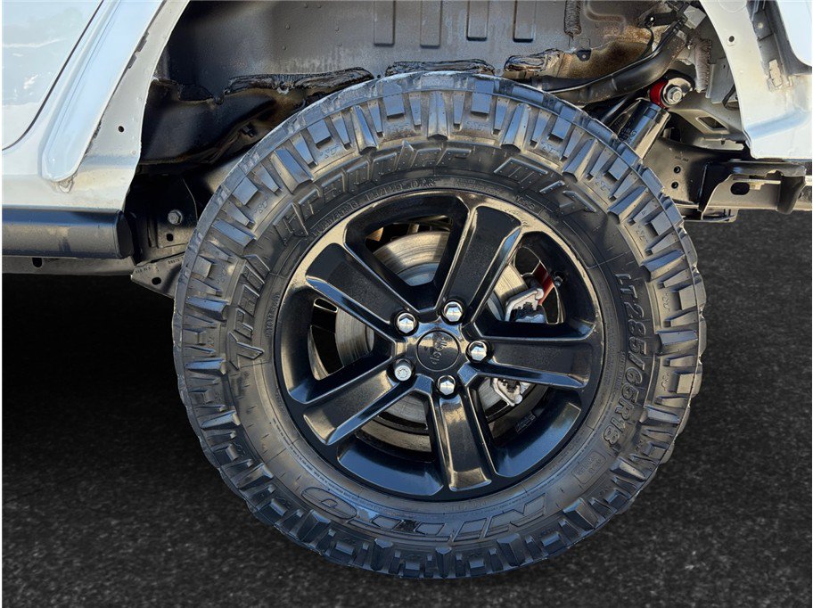 Used 2021 Jeep Wrangler Unlimited Sahara w/ Altitude AWD/4WD image 14