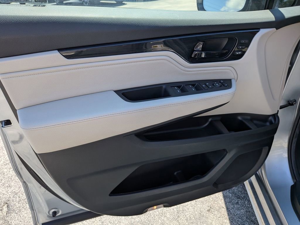 Used 2025 Honda Odyssey Elite image 9