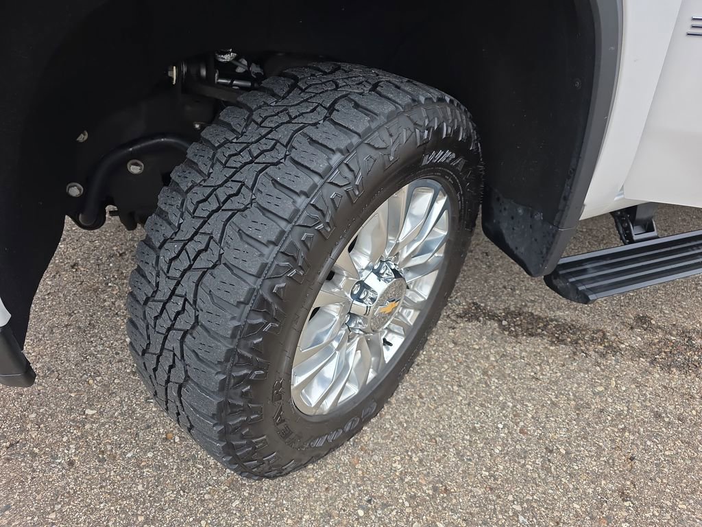 Used 2022 Chevrolet Silverado 3500 High Country w/ Z71 Off-Road Package image 40