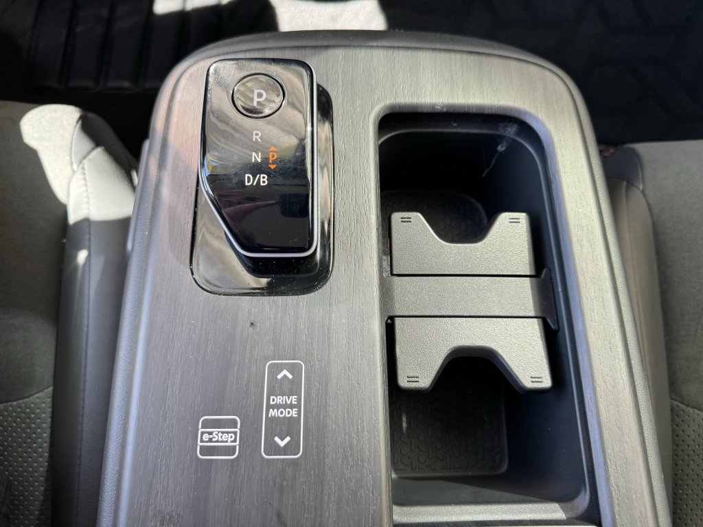 Used 2023 Nissan Ariya FWD image 25