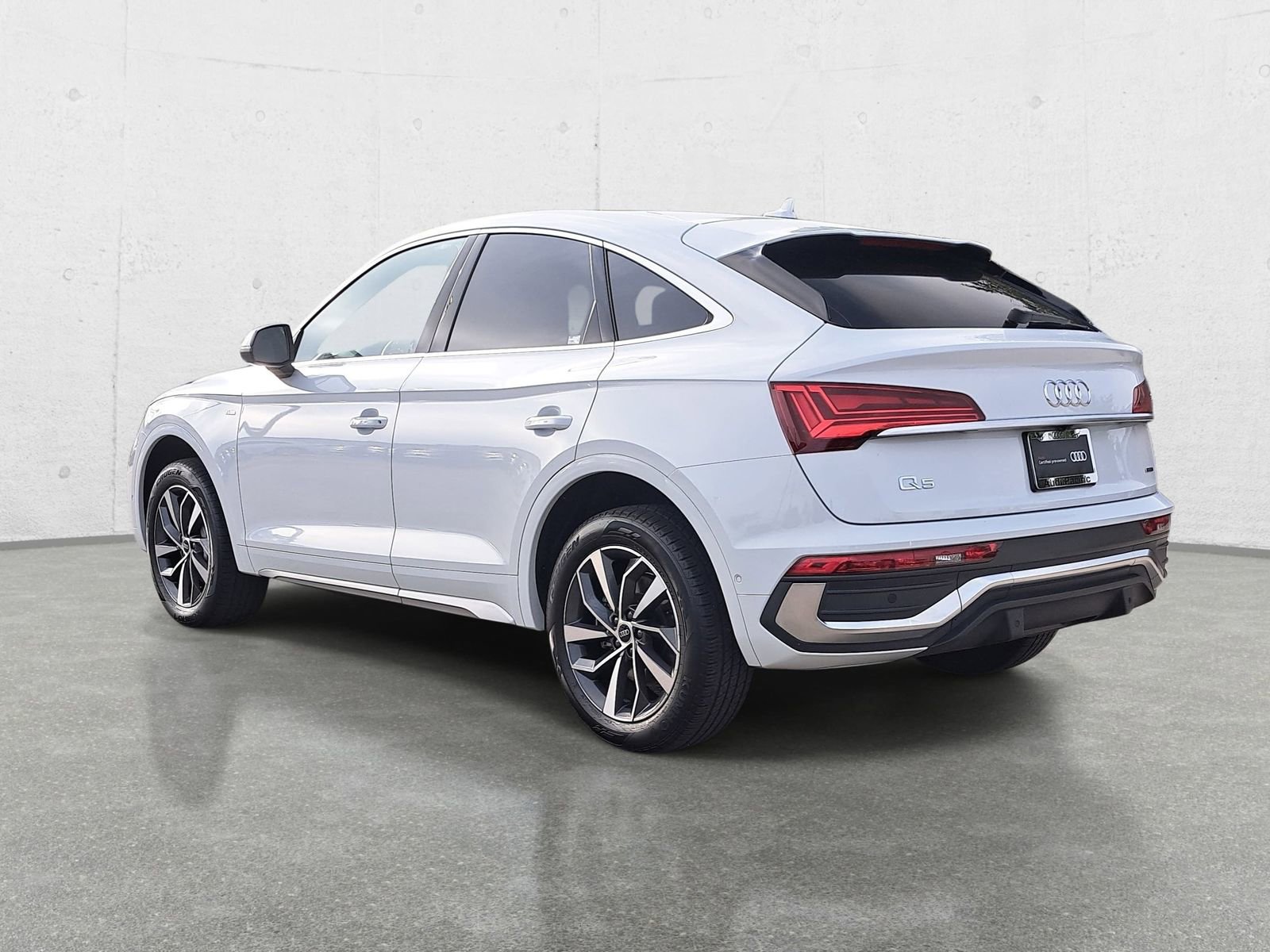Used 2023 Audi Q5 2.0T Prestige w/ Prestige Package image 7