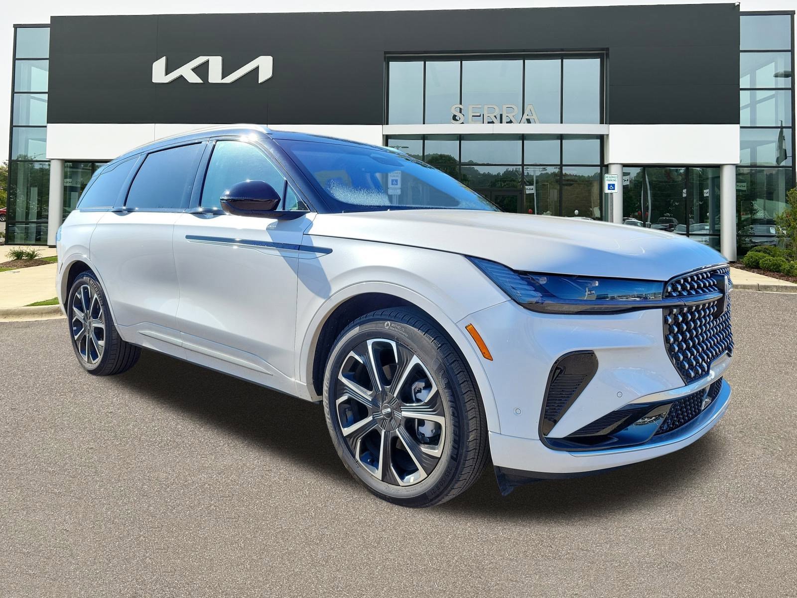 Used 2024 Lincoln Nautilus Reserve w/ Equipment Group 202A image 1