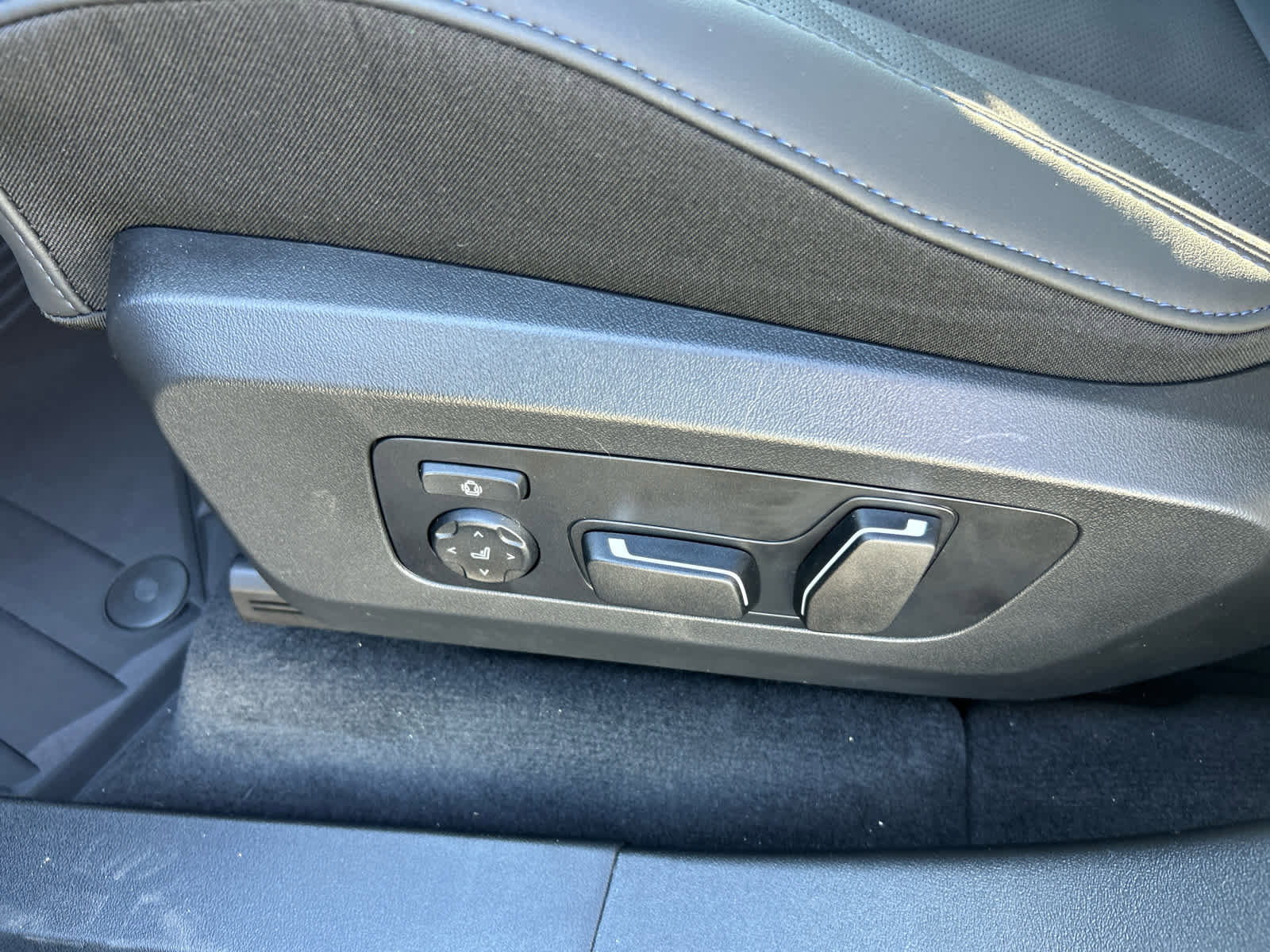 New 2026 BMW X3 M50 w/ Premium Package image 24