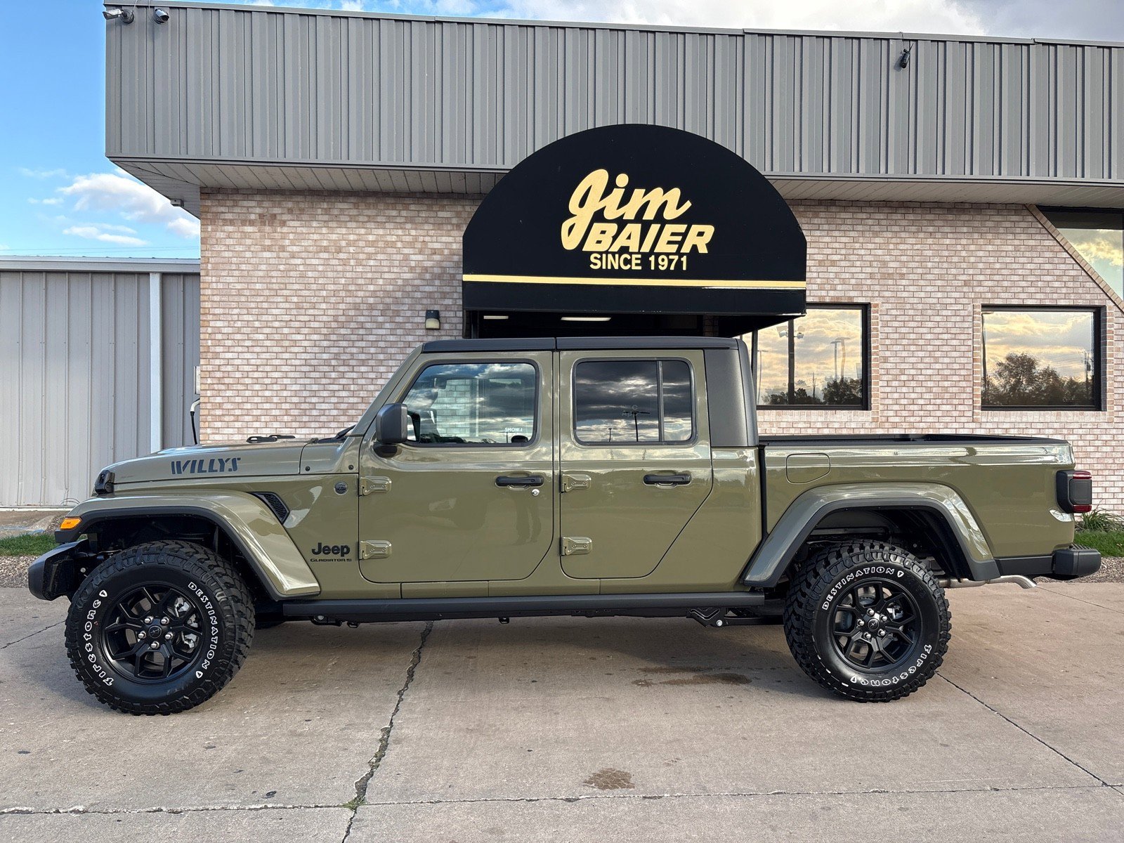 New 2026 Jeep Gladiator Sport S image 2