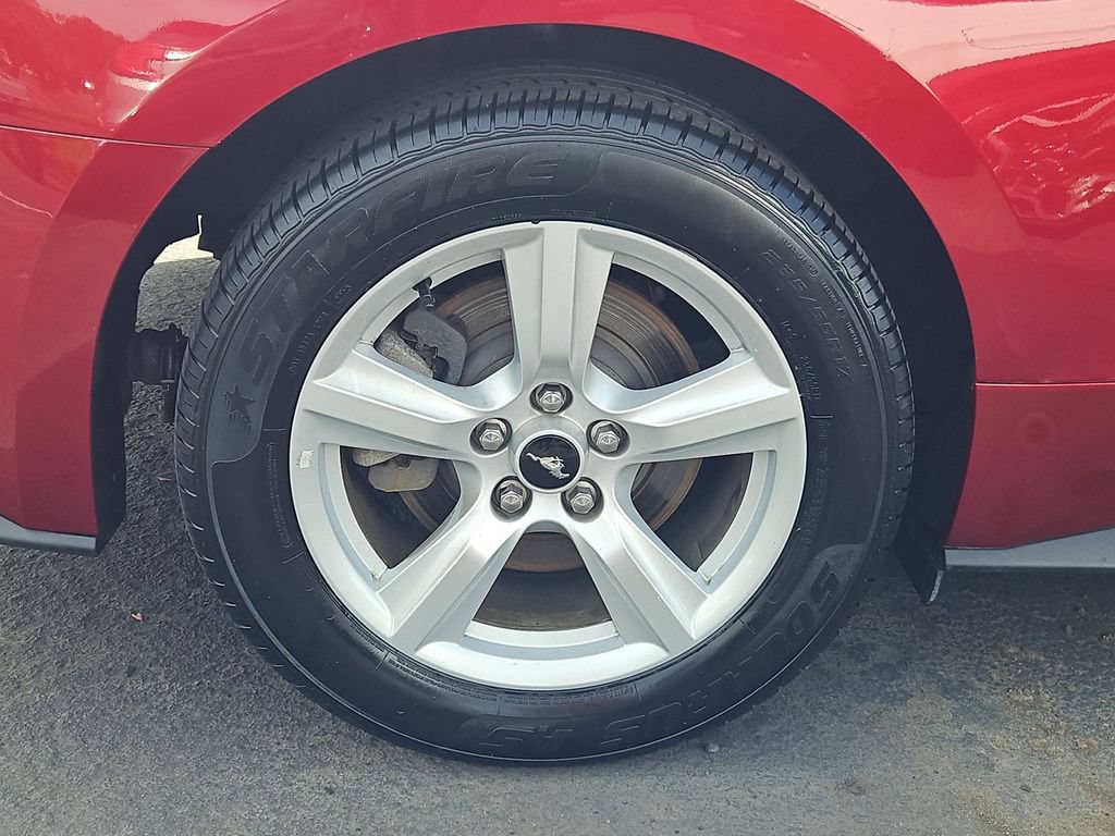 Used 2018 Ford Mustang Coupe RWD image 30