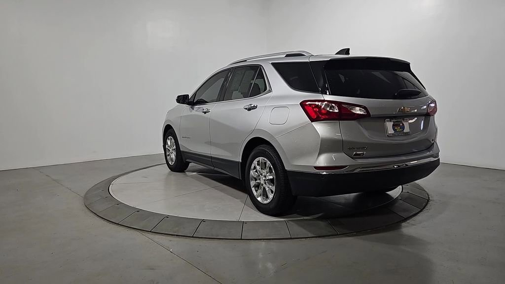 Used 2019 Chevrolet Equinox LT FWD image 3