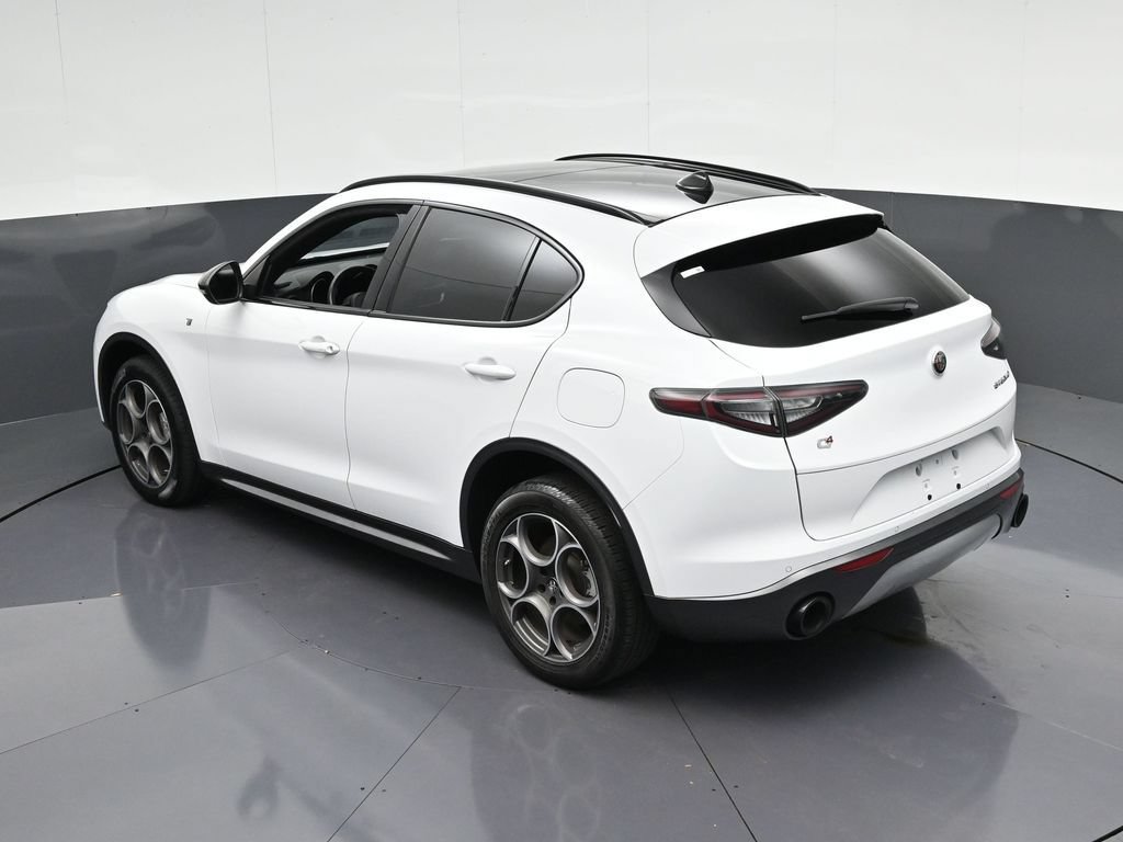 Used 2024 Alfa Romeo Stelvio Ti w/ Active Assist Plus Package AWD/4WD image 20