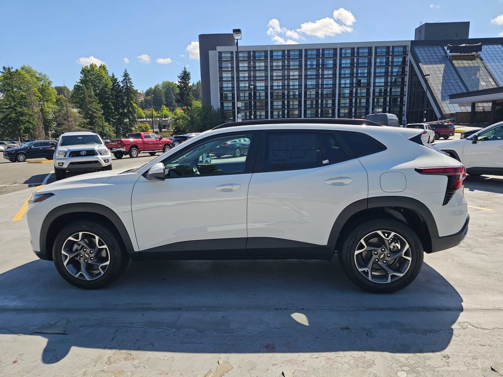 New 2026 Chevrolet Trax LT w/ Driver Confidence Package FWD image 4